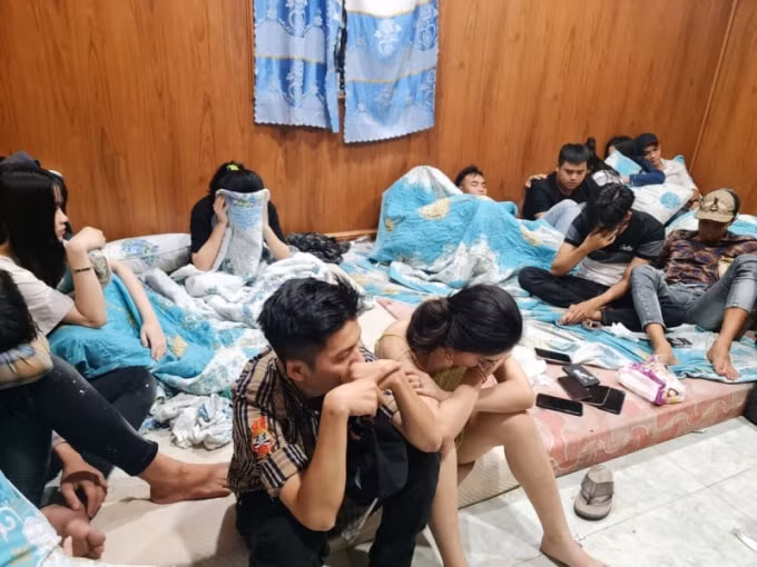 20 dan choi thue khach san de phe pha ma tuy hinh 1