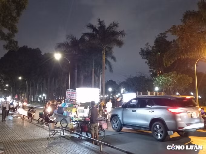 bat chap bien cam xe hang rong van dau tran lan ra duong hinh 6