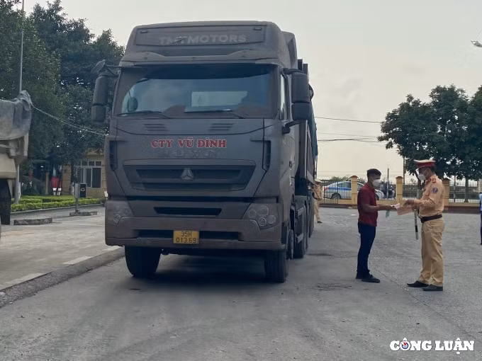 ninh binh ra quan quyet liet xu ly tinh trang xe qua kho qua tai hinh 2