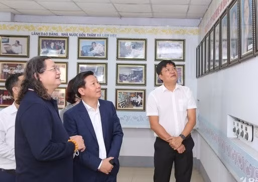 doan cong tac ban tuyen giao trung uong tham lam viec voi bao nghe an hinh 2