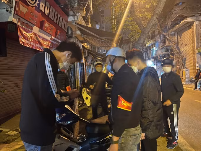xu ly hon 200 thanh thieu nien chay xe may nao loan duong pho ha noi hinh 1