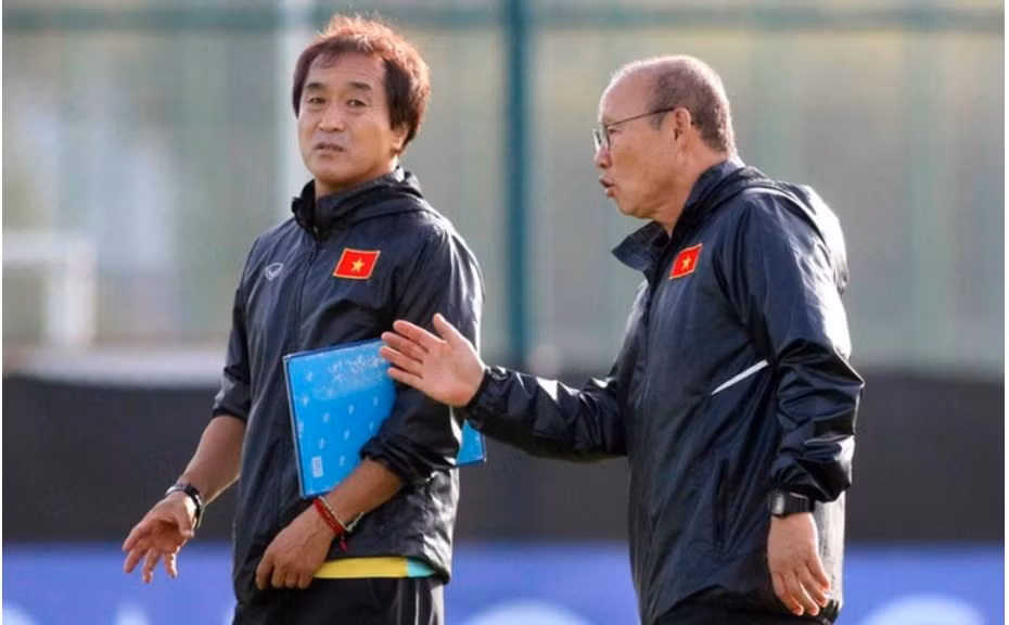 hlv park hang seo giao u23 viet nam cho tro ly lee young jin hinh 1