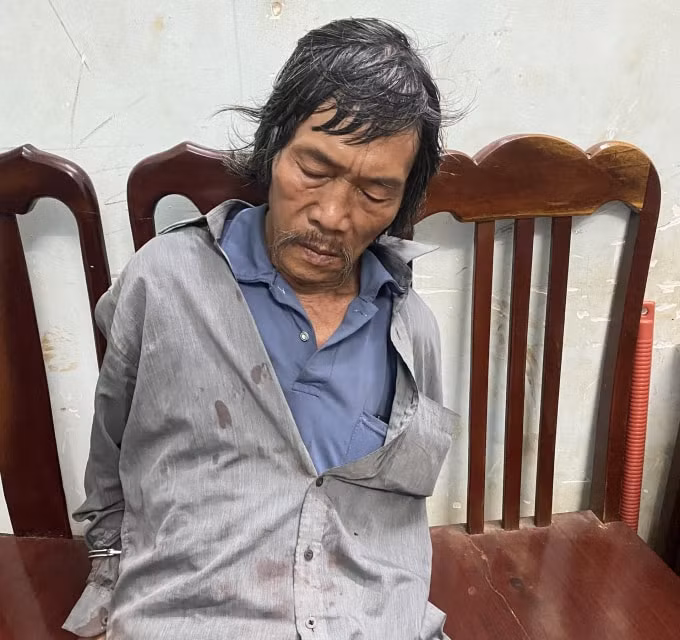 giet nguoi vi nghi ngo nan nhan dung dao cat tay lay trom tien cua minh trong luc ngu hinh 1