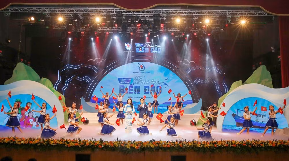 chuong trinh giao luu nghe thuat trai tim bien dao nhan len niem tu hao ve tinh yeu bien dao que huong hinh 3