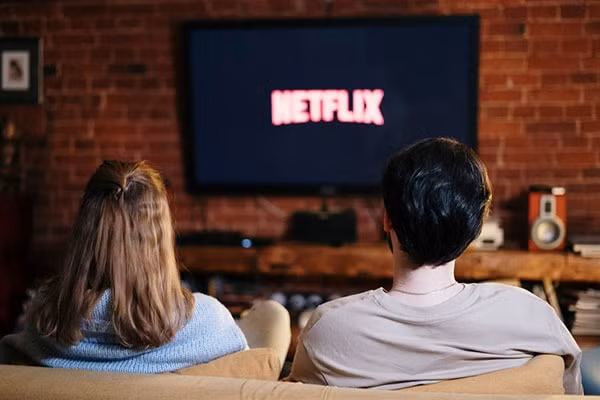 netflix muon thu them phu phi voi nhung tai khoan chia se cho nhieu nguoi dung hinh 1