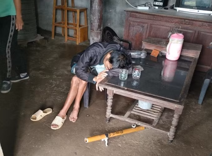 dieu tra lam ro vu ngoi uong ruou voi nhau roi dam chet ban o nghe an hinh 1
