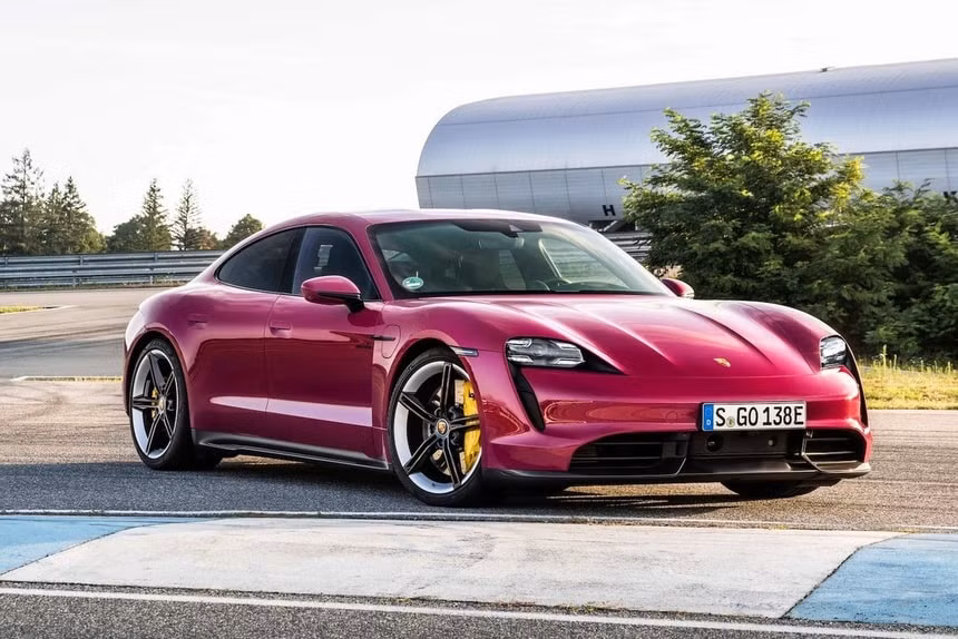 Porsche Taycan 2022. Ảnh: Carscoops