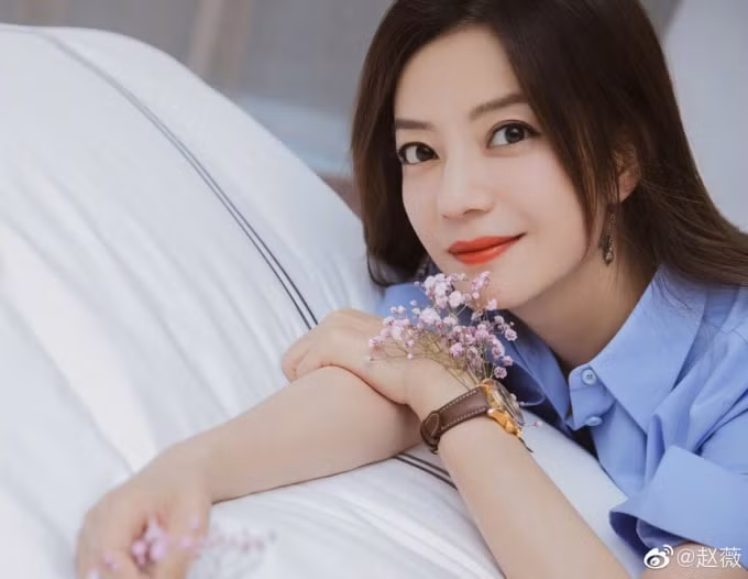Triệu Vy chính thức bị xoá sạch khỏi loạt dự án, Weibo và website lớn nhất Trung Quốc.