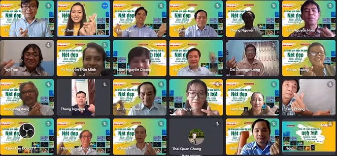 Lễ trao giải diễn ra ấm cúng và gửi gắm nhiều nghĩa tình. Ảnh: NLĐ