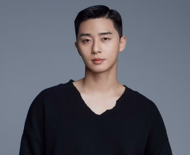 Park Seo Joon quyết định nhập ngũ ở độ tuổi 19.