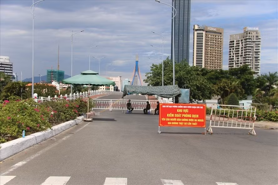 Đà Nẵng khẩn trương thành lập đường dây nóng hỗ trợ người nước ngoài đang sinh sống trên địa bàn thành phố. Ảnh: laodong.vn