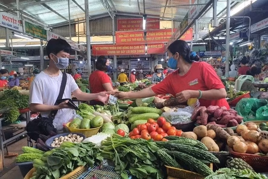 TP.Đà Nẵng cho phép chợ truyền thống hoạt động trở lại nhưng đảm bảo công tác phòng chống dịch Covid-19. Ảnh: laodong.vn