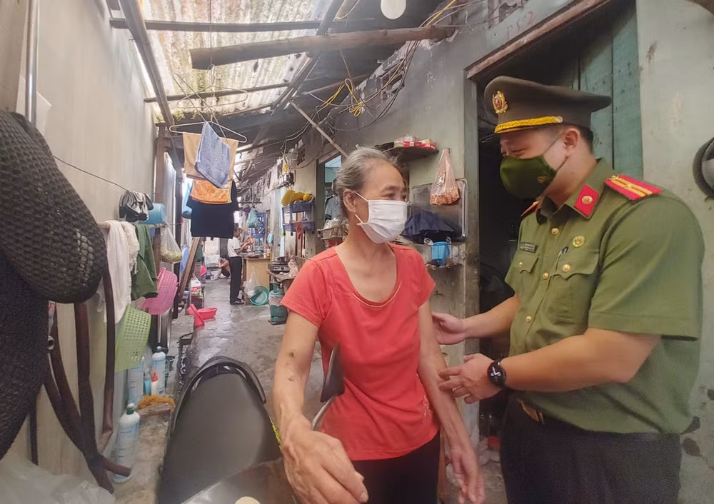 bao cong an nhan dan noi dai nhung hoat dong thien nguyen vi cong dong trong phong chong dich covid 19 hinh 3