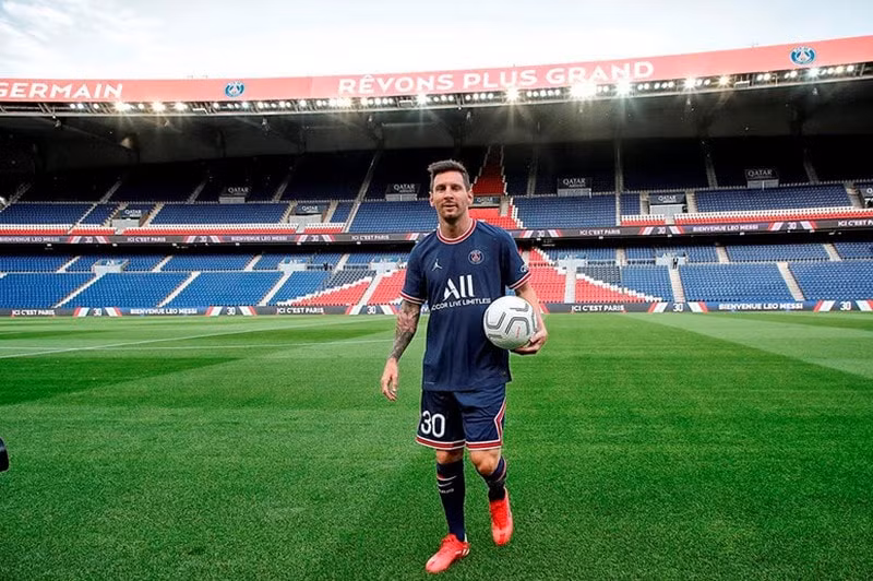 messi roi barca ronaldo quay tro lai man utd ky chuyen nhuong dien ro chua tung co hinh 3