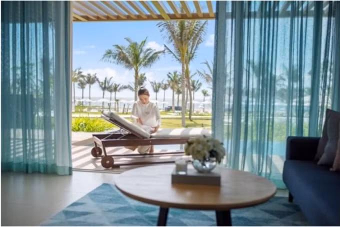 ALMA resort tại Bãi Dài tạo điều kiện việc làm cho dân cư địa phương.