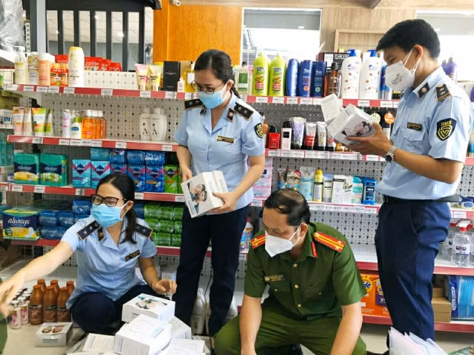 Tại thời điểm kiểm tra chủ cơ sở không xuất trình được hóa đơn, chứng từ chứng minh nguồn gốc hợp pháp của hàng hóa.