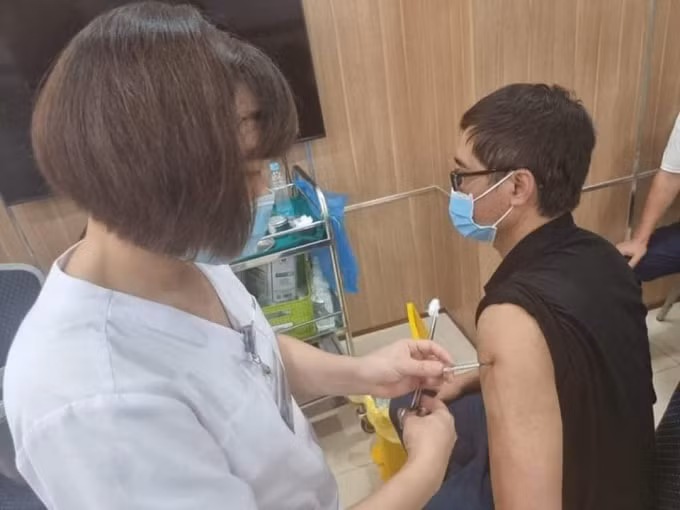 Việt Nam phải đẩy nhanh tiến độ tiêm chủng theo nguyên tắc nhanh nhất, sớm nhất, an toàn nhất.