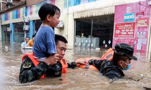 Mưa lớn gây ngập lụt ở Trung Quốc. Ảnh: GI