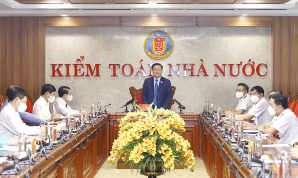 Chủ tịch Quốc hội Vương Đình Huệ phát biểu tại cuộc làm việc với Kiểm toán nhà nước, ngày 12/8/2021