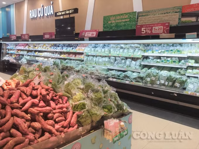 Các siêu thị đảm bảo nguồn hàng ổn định để phục vụ nhu cầu của người dân