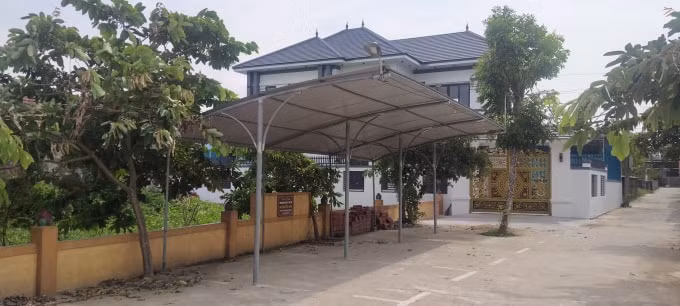 Công trình xây dựng trái phép thách thức chính quyền.
