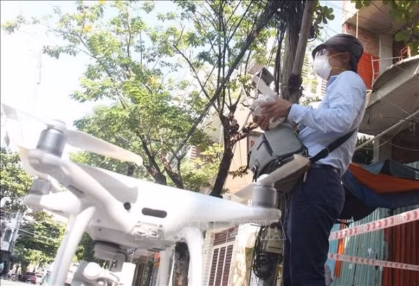 da nang su dung flycam giam sat viec chap hanh ai o dau o yen do tai cac khu dan cu hinh 1