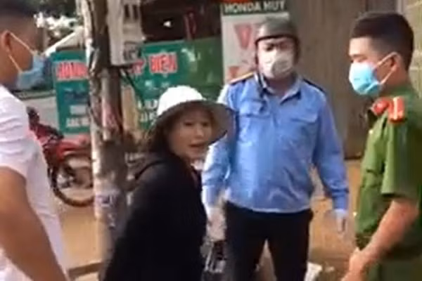 dak lak chong doi luc luong phong dich nguoi phu nu bi phat 2 trieu dong hinh 1