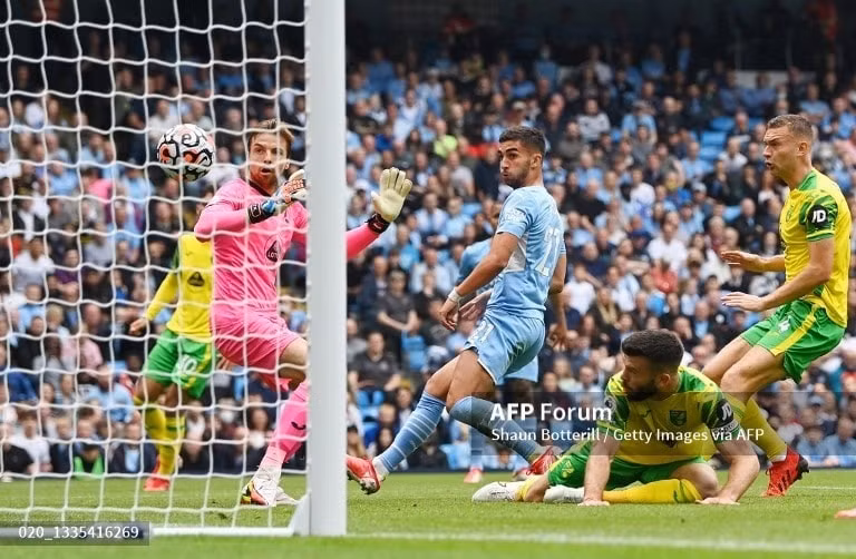 Man City ghi thêm 3 bàn thắng trong hiệp 2. Ảnh: AFP