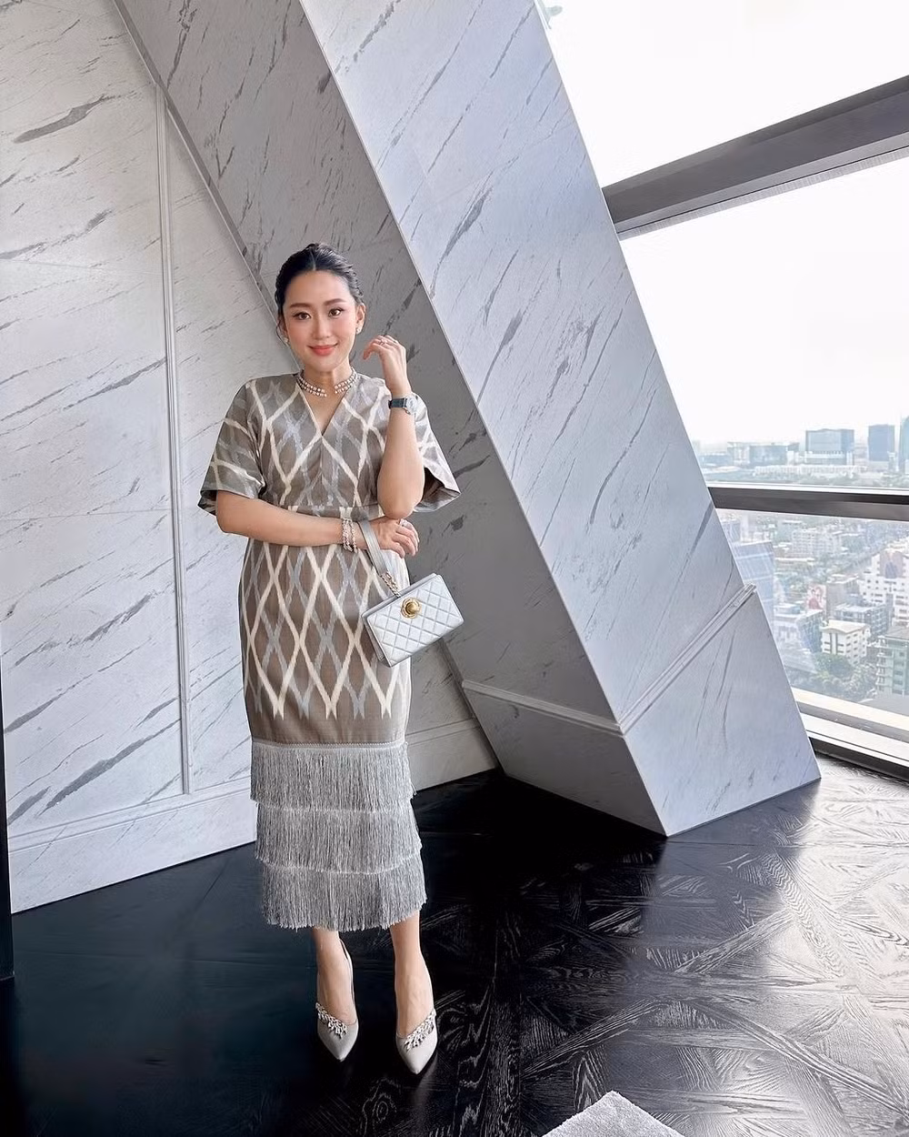 thoi trang an tuong cua nu thu tuong tre nhat thai lan hinh 6