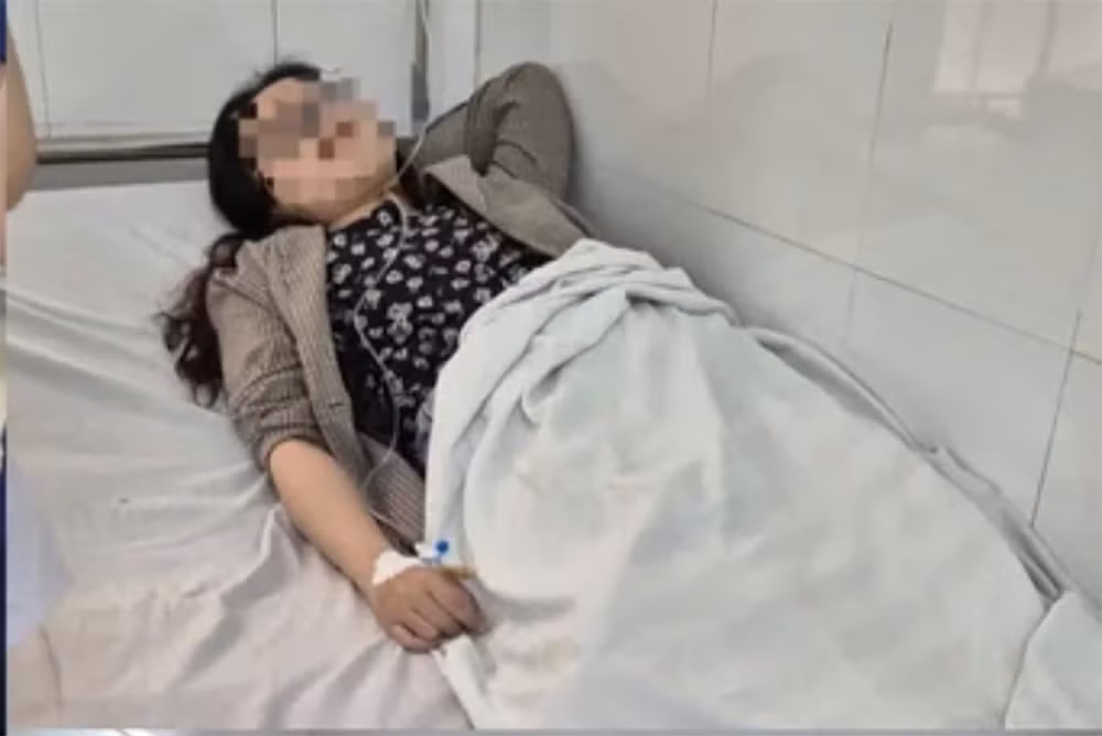 nhieu du khach nhap vien sau bua an toi tai nha hang o tp ha long hinh 1