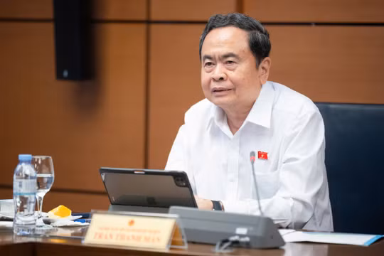Chủ tịch Quốc hội: Mở rộng khu vực cấm khói thuốc, xử phạt nghiêm như kinh nghiệm từ Singapore