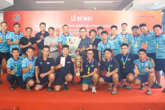 Khép lại Giải bóng đá Cúp Nhà báo & Công luận lần thứ V năm 2026: Dấu ấn rực rỡ của tinh thần người làm báo