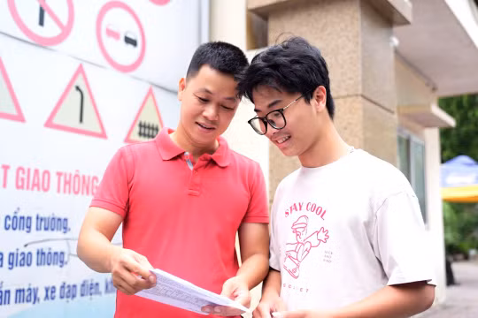 Hà Nội: Thí sinh hoàn thành môn Toán, nhiều em đánh giá đề thi vừa sức 