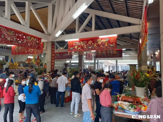 khach du lich voi dan diem tham quan tam linh o an giang thoat canh bien nguoi hinh 11