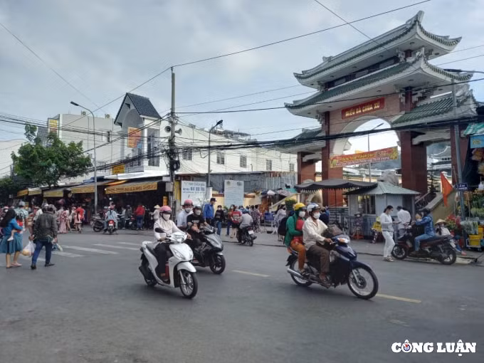 khach du lich voi dan diem tham quan tam linh o an giang thoat canh bien nguoi hinh 8