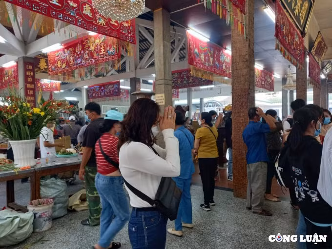 khach du lich voi dan diem tham quan tam linh o an giang thoat canh bien nguoi hinh 12