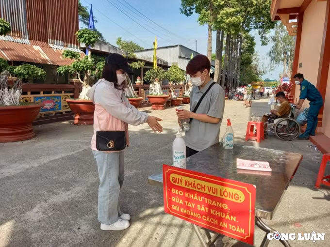khach du lich voi dan diem tham quan tam linh o an giang thoat canh bien nguoi hinh 7