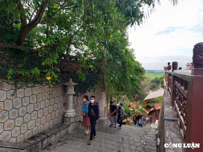khach du lich voi dan diem tham quan tam linh o an giang thoat canh bien nguoi hinh 18