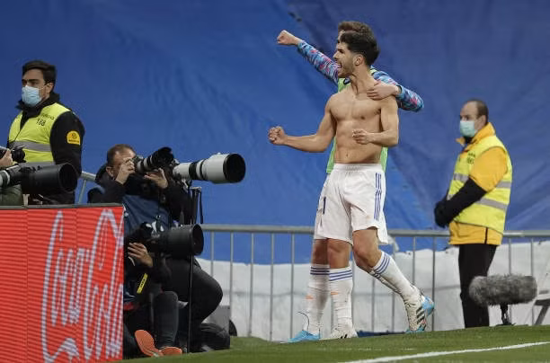 asensio lap sieu pham real madrid tiep tuc dan dau la liga mua nay hinh 2