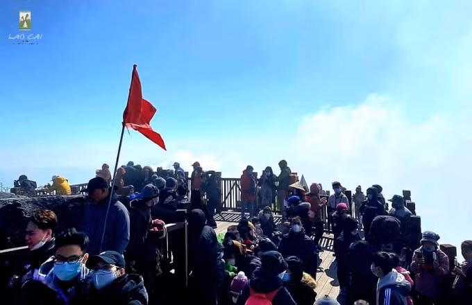 lao cai don gan 10 van luot du khach tang 25 lan so voi tet truoc hinh 1