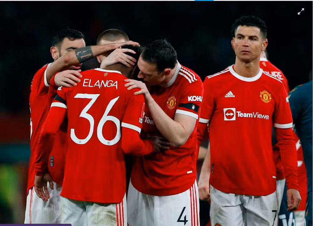 ronaldo hong phat den lan thu 4 man utd bi loai khoi fa cup hinh 8