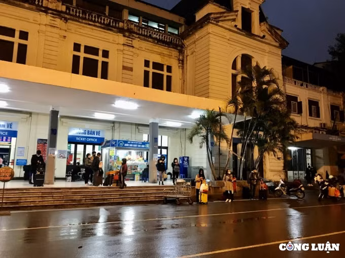 sau nghi tet nguyen dan nham dan luong hanh khach di tau tang cao hinh 2