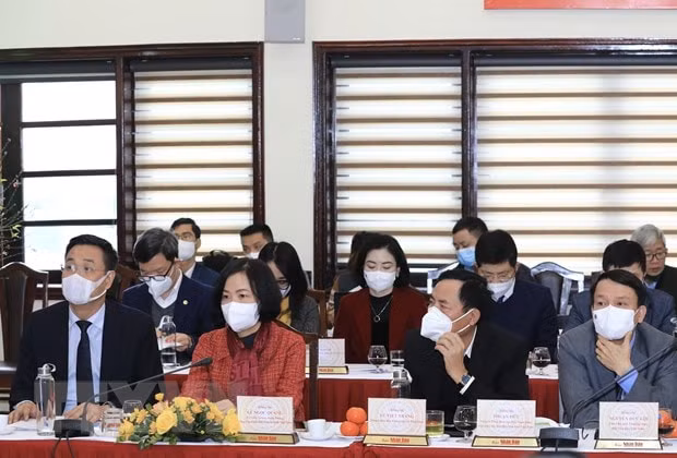 bao chi luon dong hanh chung tay chung suc ho tro chinh phu vuot qua mot nam nhieu kho khan hinh 2