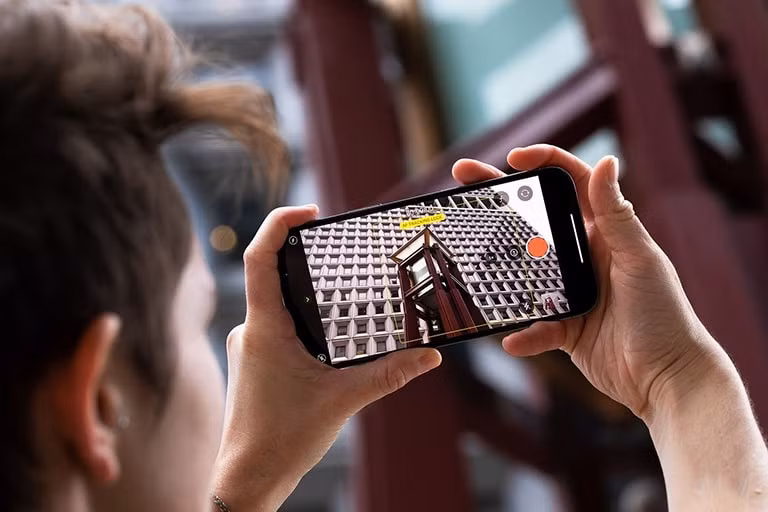 4 mau smartphone chup anh dep ngay tet dang mua hinh 1