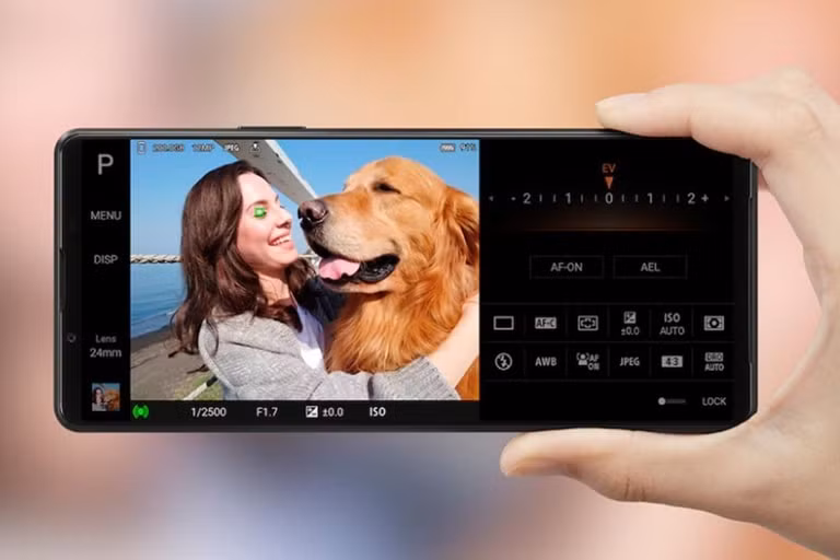 4 mau smartphone chup anh dep ngay tet dang mua hinh 3