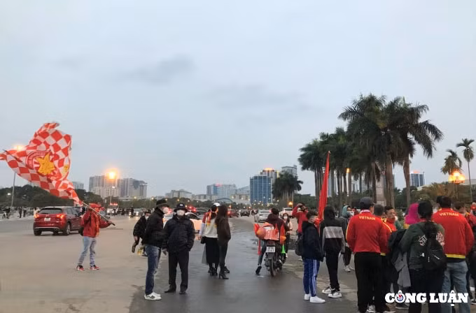 co dong vien ham nong tran cau viet nam trung quoc ngay mung 1 tet hinh 1
