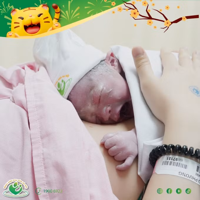 nhung cong dan nhi dau tien cua nam nham dan chao doi khoe manh hinh 3