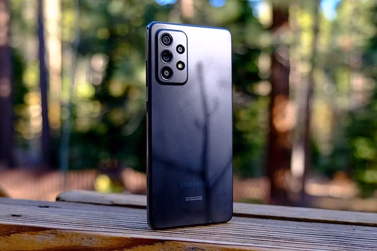 5 smartphone co thoi luong pin dai giup game thu cay game xuyen tet hinh 2