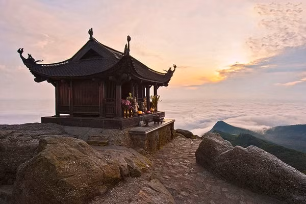 top 10 den chua linh thieng nhat nen den vao dip dau nam hinh 6