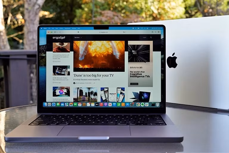 macbook pro m1 giam gia 250 usd tren amazon voi dong 14 inch hinh 1